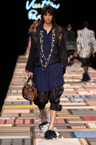 Look 27